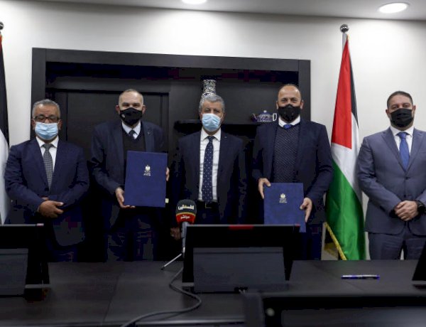 الحكومة تطلق مشروع الدفع الإلكتروني والخدمات الإلكترونية